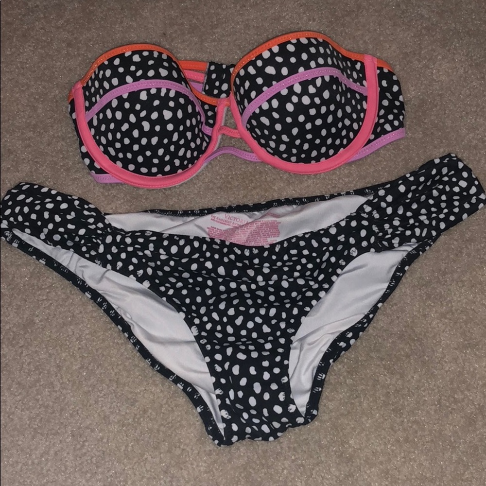 Victoria’s Secret bikini set